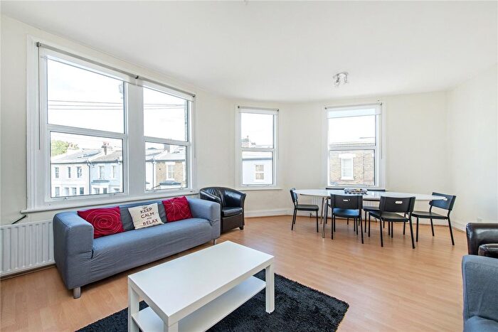 4 Bedroom Flat To Rent In Sandmere Road, Clapham, London, SW4