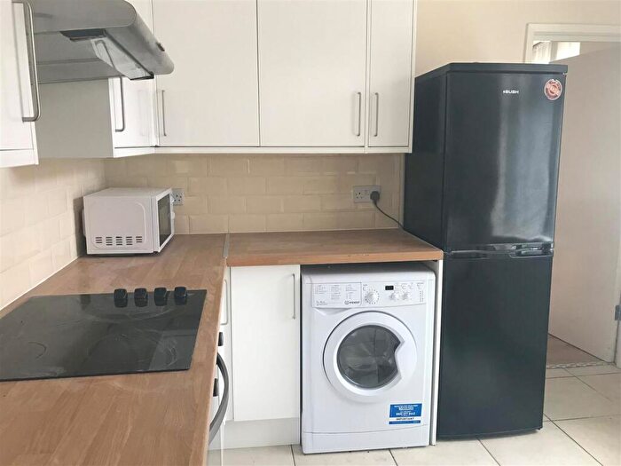 4 Bedroom End Of Terrace House To Rent In Dale Road, Selly Oak, Birmingham, B29