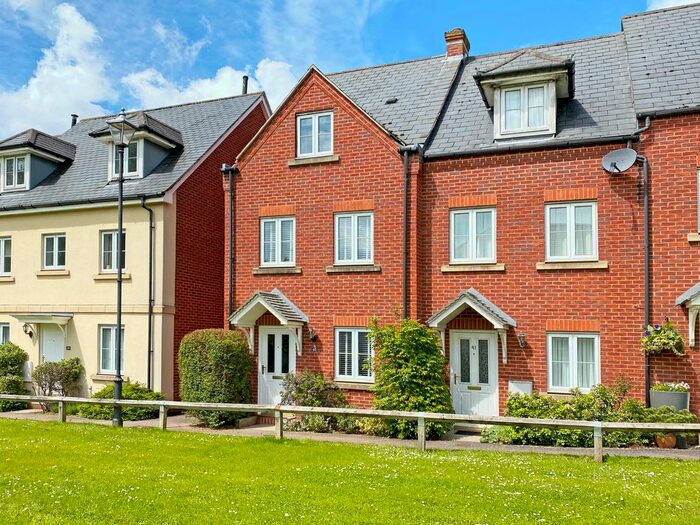 3 Bedroom Semi-Detached House To Rent In Fleming Way, Exeter EX2