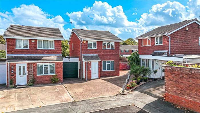 3 Bedroom Link Detached House For Sale In Cedar Crescent, Kingsbury, Tamworth, Warwickshire, B78