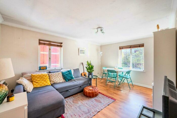 1 Bedroom Flat To Rent In Winders Road, Battersea, London, SW11