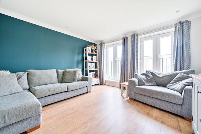 3 Bedroom End Of Terrace House For Sale In Atkinson Road, Hawkinge, CT18