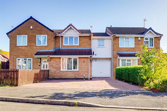 3 Bedroom Terraced House For Sale In Gothic Close, Basford, Nottinghamshire, NG6