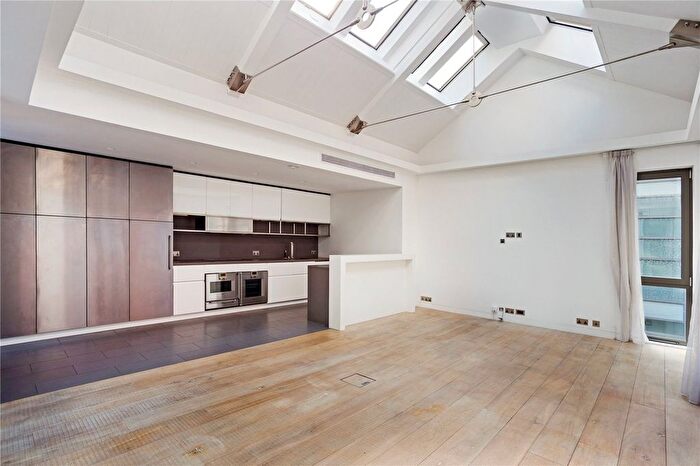 2 Bedroom Flat To Rent In Hollen Street, London, W1F