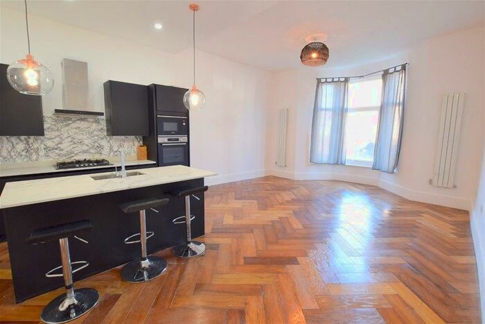 3 Bedroom Flat To Rent In Atherton Road, Forest Gate, E7