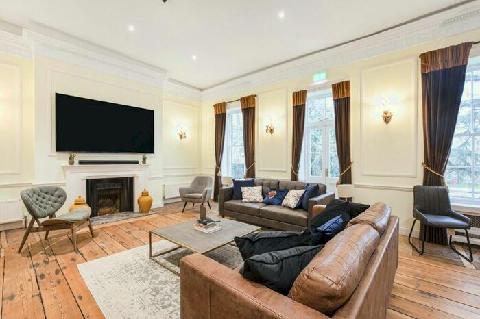 Studio To Rent In Clare Hall Manor, Hertfordshire, EN6