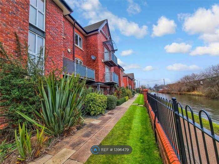 3 Bedroom Semi-Detached House To Rent In Waterside, Sale, M33