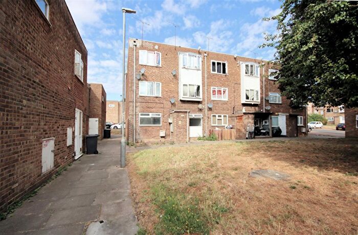 2 Bedroom Maisonette To Rent In Copenhagen Close, Luton, LU3