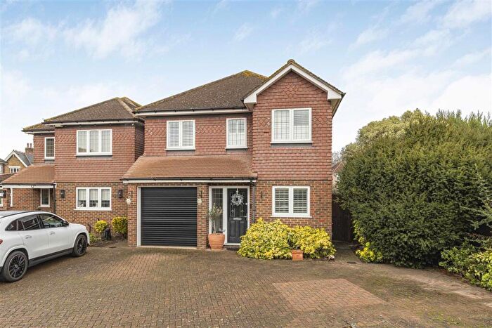 4 Bedroom Detached House For Sale In Bonham Close, DA17