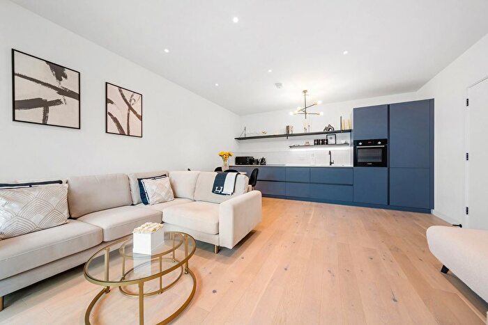 2 Bedroom Flat For Sale In Balham High Road, SW17