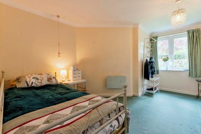 2 Bedroom Retirement Property For Sale In Lalgates Court, Northampton, NN5