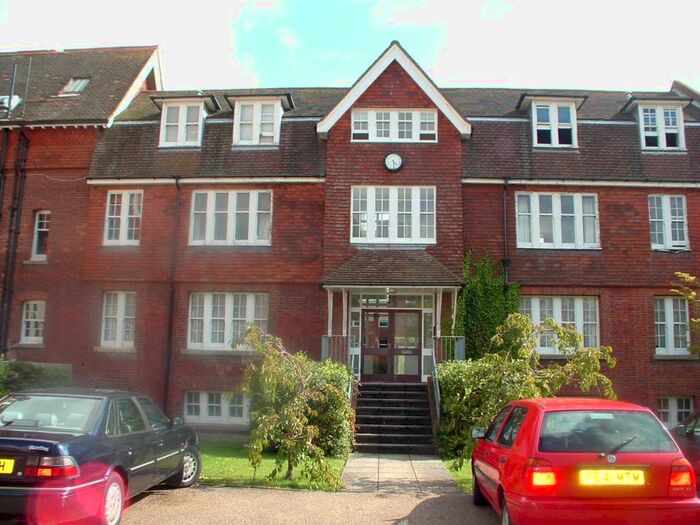 1 Bedroom Flat To Rent In Granville Road, Lower Meads, BN20