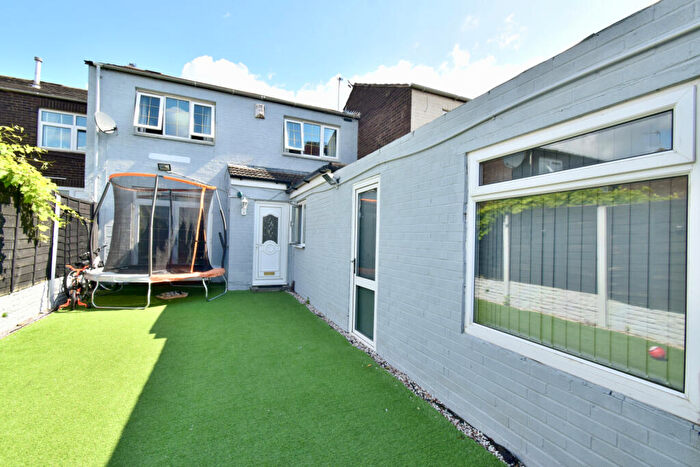 3 Bedroom Semi-Detached House For Sale In Smedmore Road, New Humberstone, Leicester, LE5