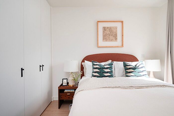 Studio To Rent In Ferry Island, Tottenham, London, N17