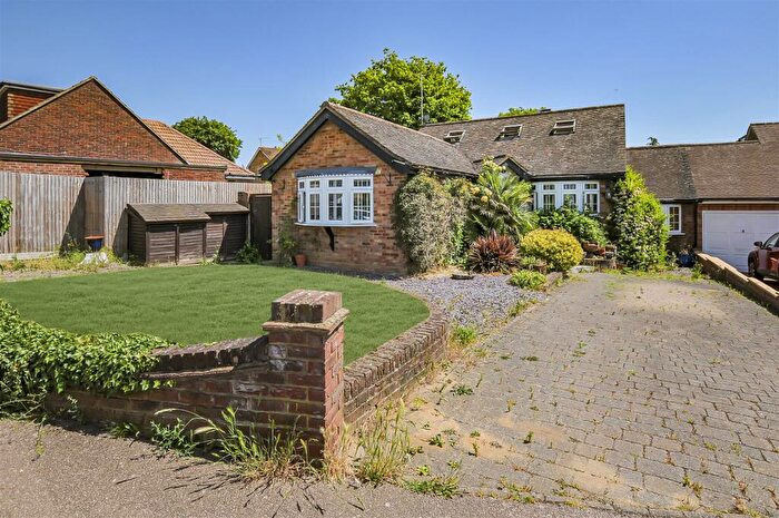 4 Bedroom Link Detached House For Sale In Jenkins Avenue, Bricket Wood, St. Albans, AL2