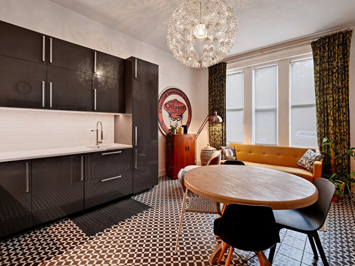 2 Bedroom Flat To Rent In Lordship Lane, London, SE22