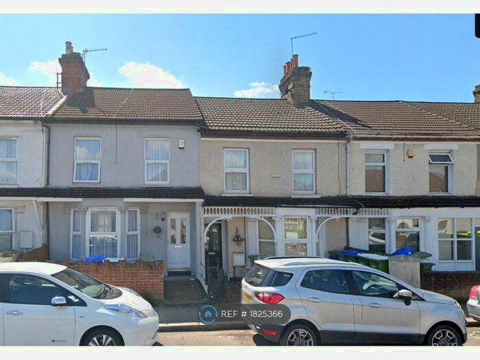 2 Bedroom Flat To Rent In Gilbert Road, Belvedere, DA17