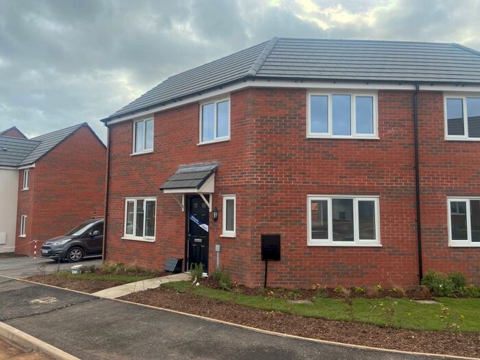 3 Bedroom Semi-Detached House To Rent In Piper Street, Shirebrook, NG20