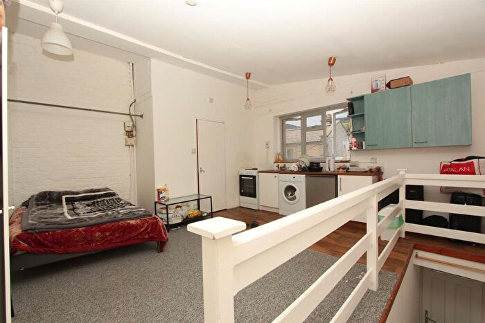 Studio To Rent In Manley Court, N16
