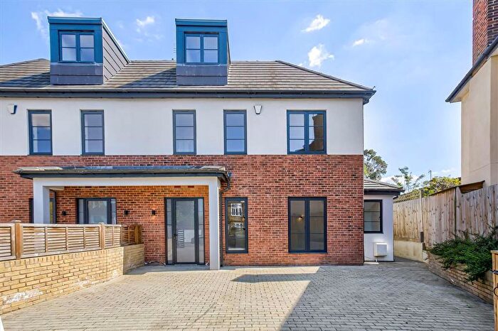 4 Bedroom Property For Sale In Firs Avenue, East Sheen, SW14