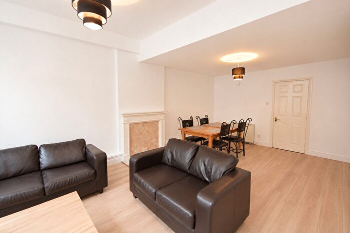 2 Bedroom Flat To Rent In Portman Mews, Newcastle Upon Tyne, NE2