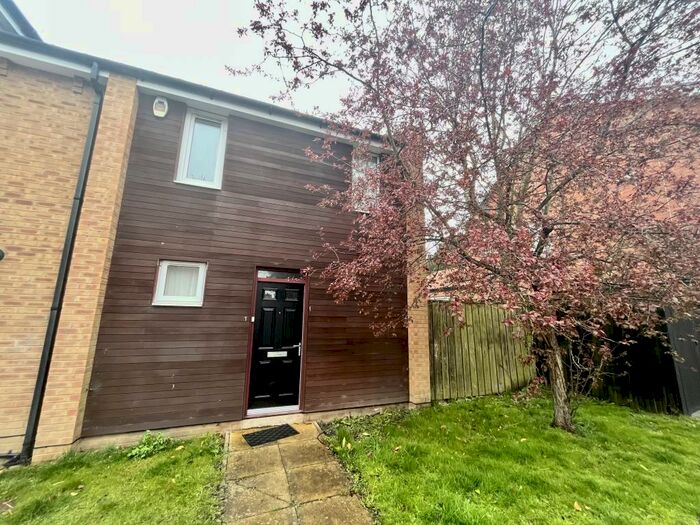 2 Bedroom Mews To Rent In Green Chare, Cockerton Green - Darlington, DL3