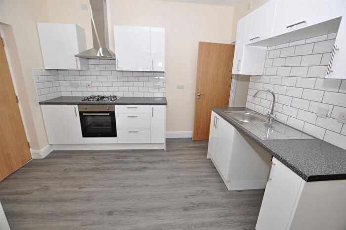 1 Bedroom Flat To Rent In St. John Street, Whitland, SA34