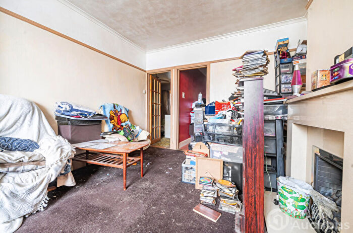 2 Bedroom Bungalow For Sale In Fairhome Close, Gosport, Hampshire, PO12
