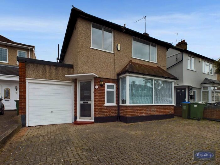 3 Bedroom Detached House To Rent In Raeburn Road, Sidcup, Kent, DA15