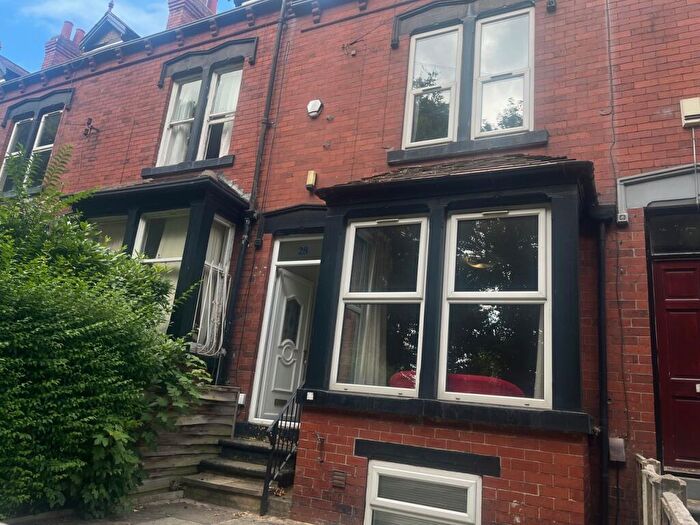 6 Bedroom Terraced House For Sale In Langdale Terrace, Leeds, LS6