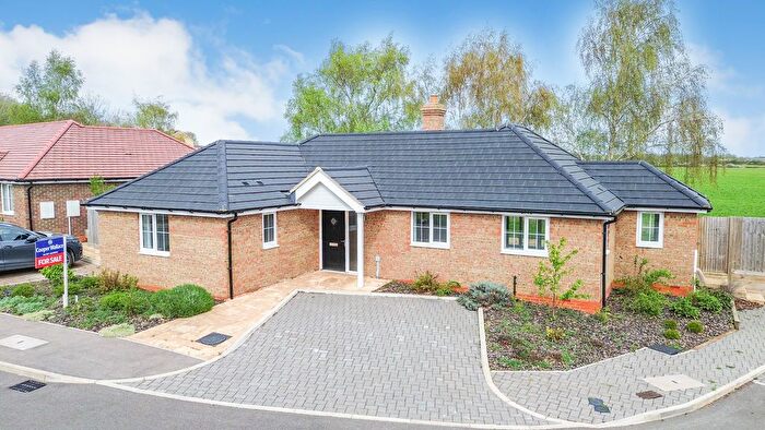 3 Bedroom Detached Bungalow For Sale In Lychfield Close, Northill, SG18