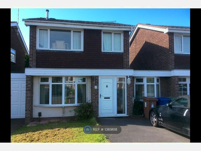 4 Bedroom Detached House To Rent In Cedars Drive, Stone, ST15