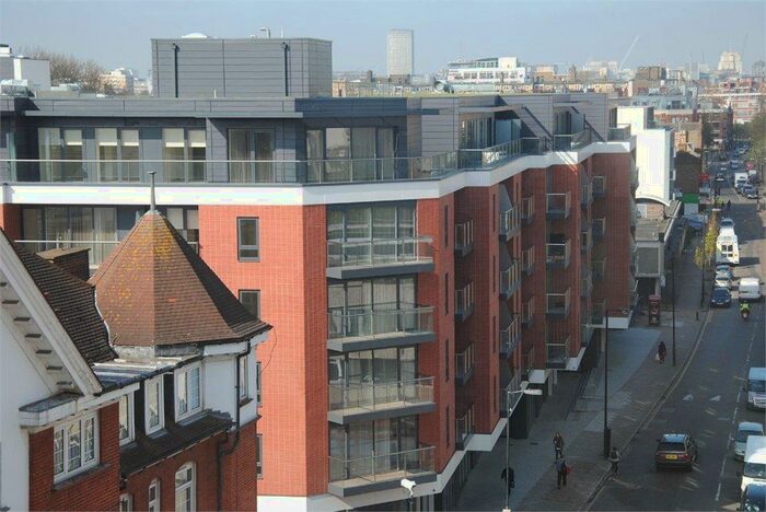 3 Bedroom Flat To Rent In Central Street, St Lukes, London, EC1V