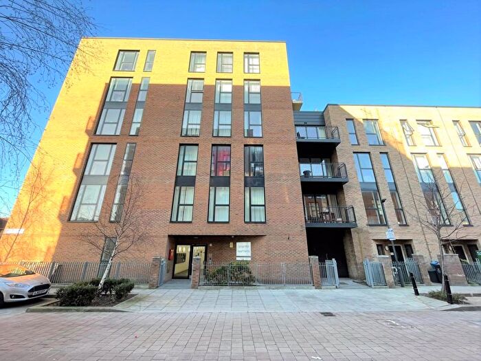 2 Bedroom Flat To Rent In Union Mill Apartments, Samuel Street, E8