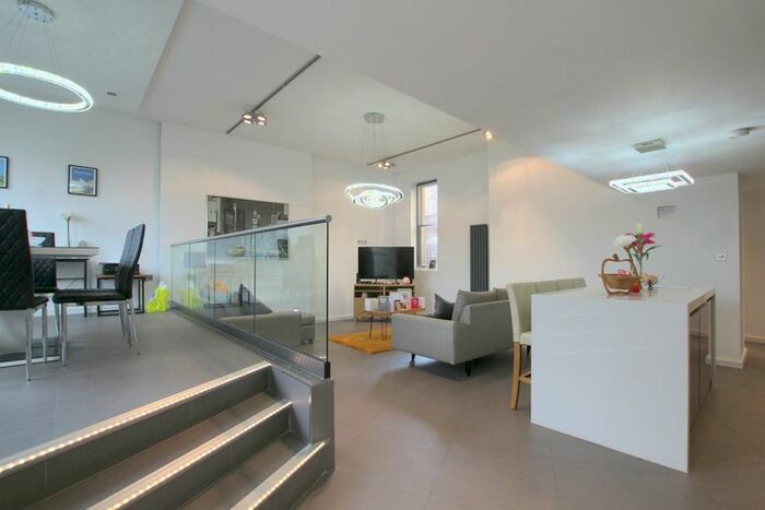 2 Bedroom Flat To Rent In Kingston Road, Wimbledon, SW19