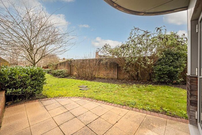 2 Bedroom Flat To Rent In Norstead Place, Roehampton, London, SW15