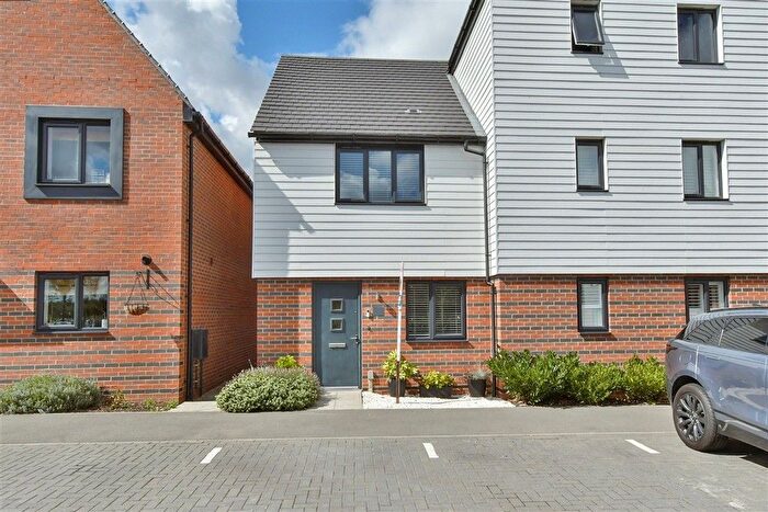 2 Bedroom Semi Detached House For Sale In Feaver Drive, Faversham, Kent, ME13