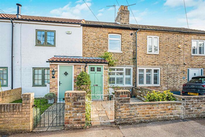 2 Bedroom Cottage For Sale In Warren Terrace, Bengeo, SG14