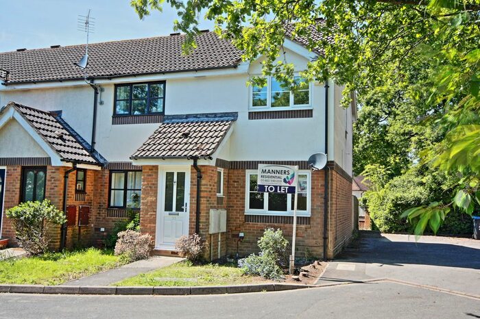 2 Bedroom Semi-Detached House To Rent In Bloomfield Close, Knaphill, Woking, GU21