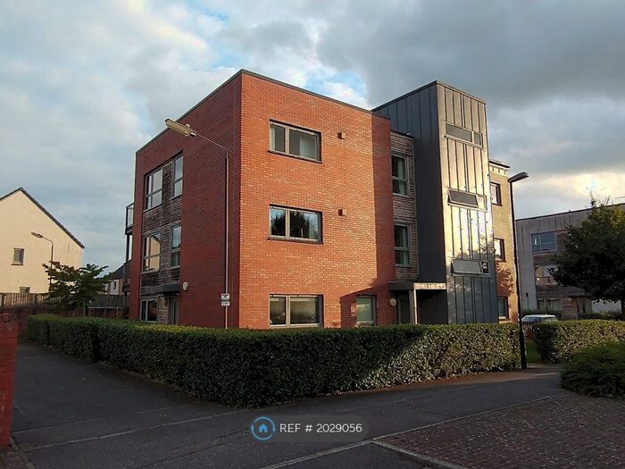 3 Bedroom Flat To Rent In Weir Street, Stirling, FK8