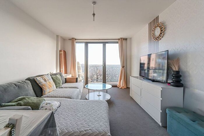 2 Bedroom Flat To Rent In Maddison Building, Canning Town, London, E16