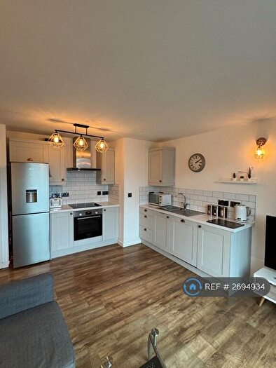 2 Bedroom Flat To Rent In Chapel Street, Salford, M3