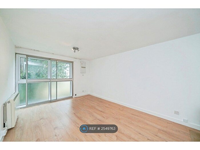 1 Bedroom Flat To Rent In Harris Close, Hounslow, TW3