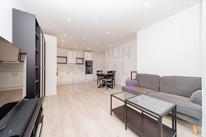 2 Bedroom Flat To Rent In Willowbrook House, Coster Avenue, London, N4