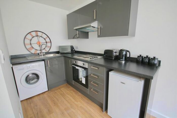 2 Bedroom Flat To Rent In Isambard Brunel Road, Portsmouth, PO1