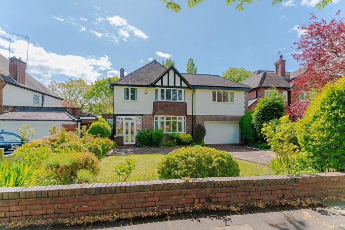 4 Bedroom Detached House For Sale In Croftdown Road, Harborne, B17