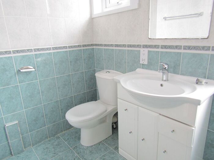 3 Bedroom Flat To Rent In Connaught Avenue, Frinton-On-Sea, CO13