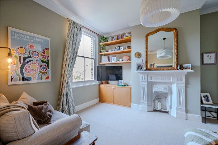2 Bedroom Flat For Sale In Westwell Road, London, SW16