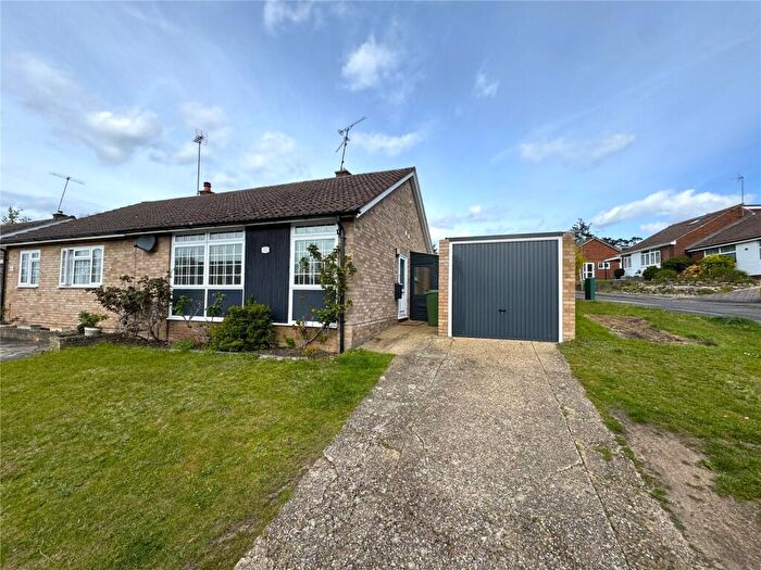2 Bedroom Bungalow To Rent In Forest Hills, Camberley, Surrey, GU15