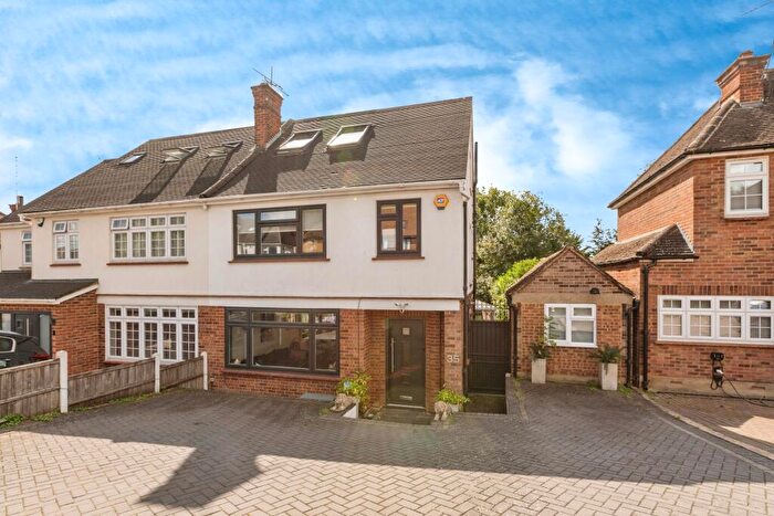 4 Bedroom Semi-Detached House For Sale In The Reddings, London, NW7